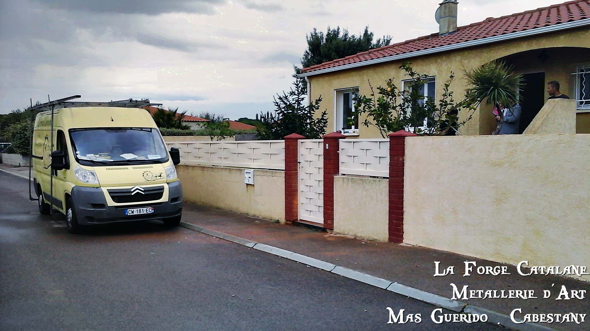 cloture vannerie avec tubes thermolaquage blanc Forge Catalane.jpg